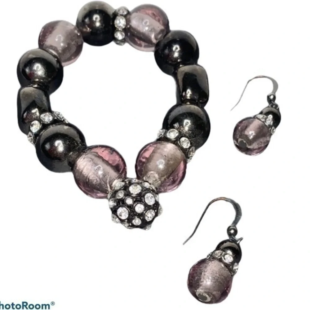 Bracelet and earring set in purple